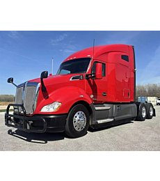 Sleek 2020 Kenworth T680 diesel tractor truck with sleeper cab in excellent condition.